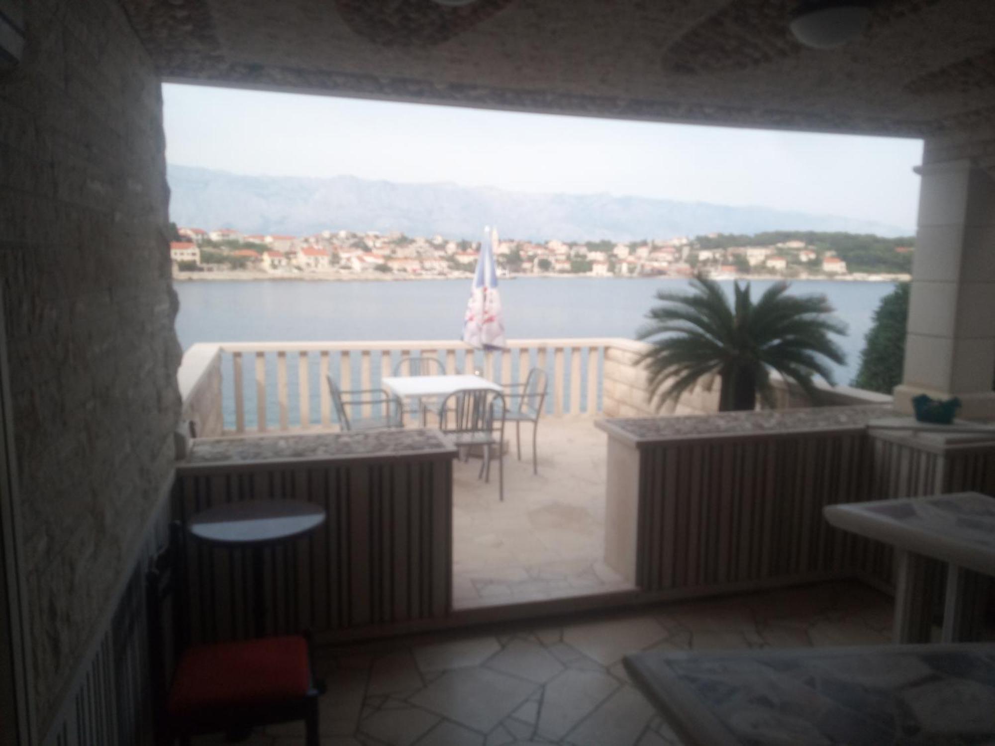 Beachfront House Pope B&B Selca  Room photo